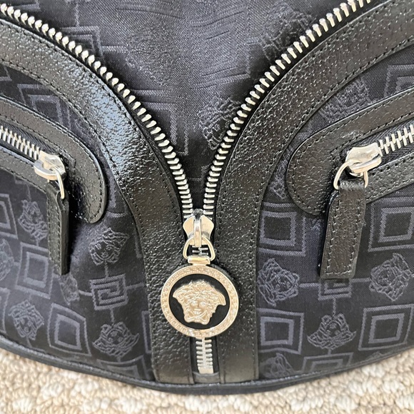 Versace designer shoulder bag black with logo - Picture 2 of 11